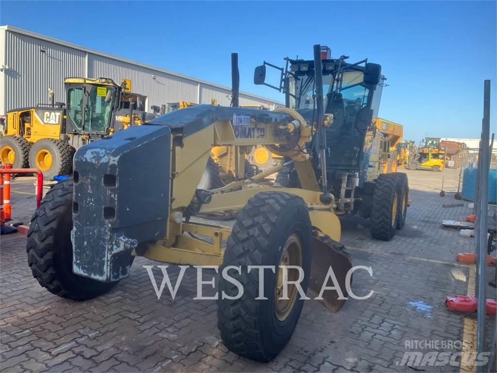 Komatsu GD555-5 Грейдери