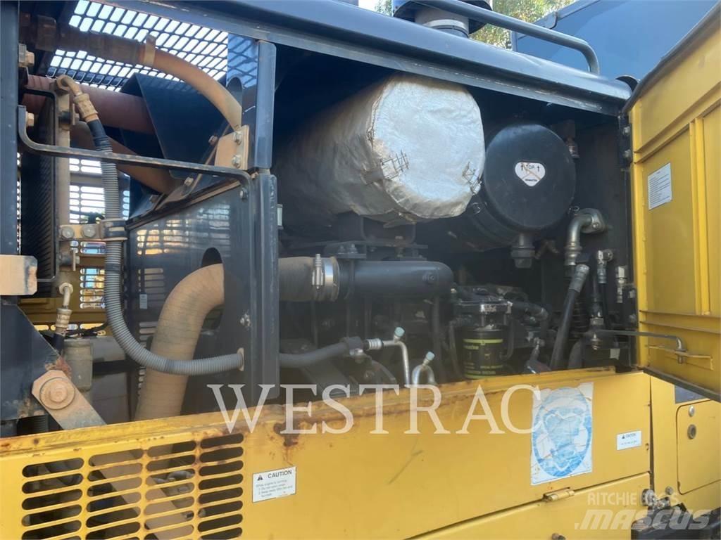 Komatsu GD555-5 Грейдери