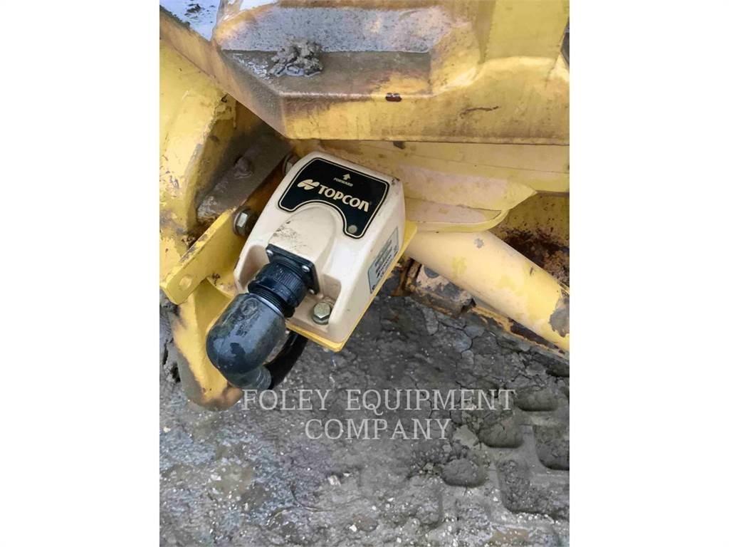Komatsu GD655 Грейдери
