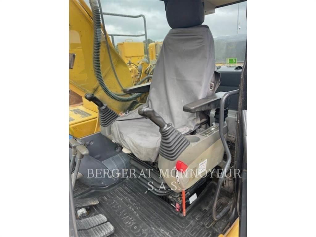 Komatsu HB215 Верижен екскаватор