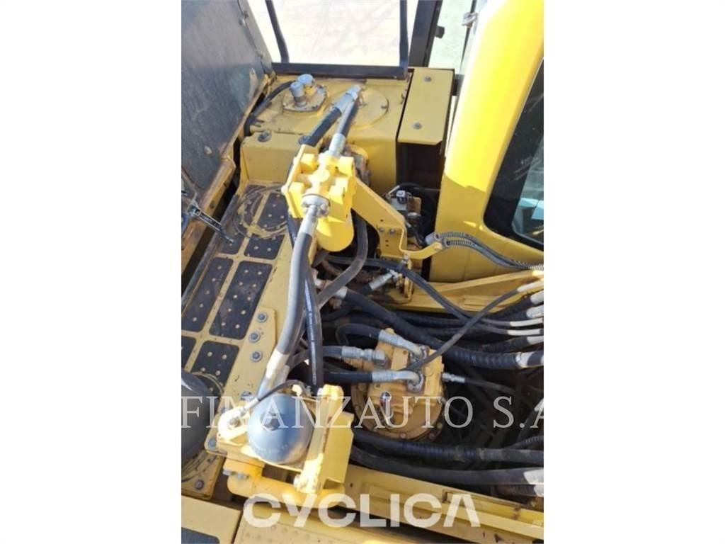 Komatsu PC490 Верижен екскаватор