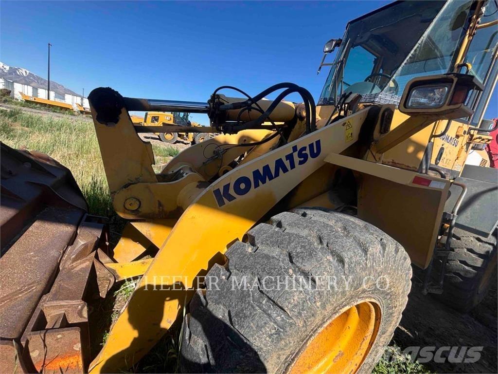 Komatsu WA250-5L Колесни товарачи