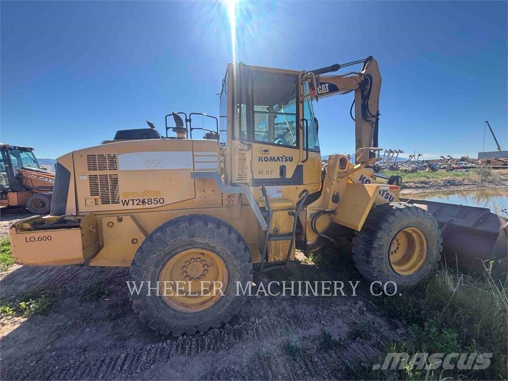Komatsu WA250-5L Колесни товарачи