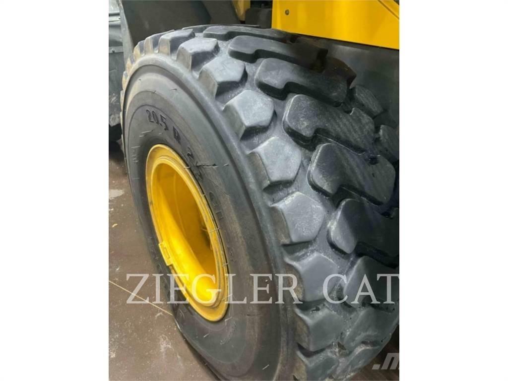 Komatsu WA320 Колесни товарачи