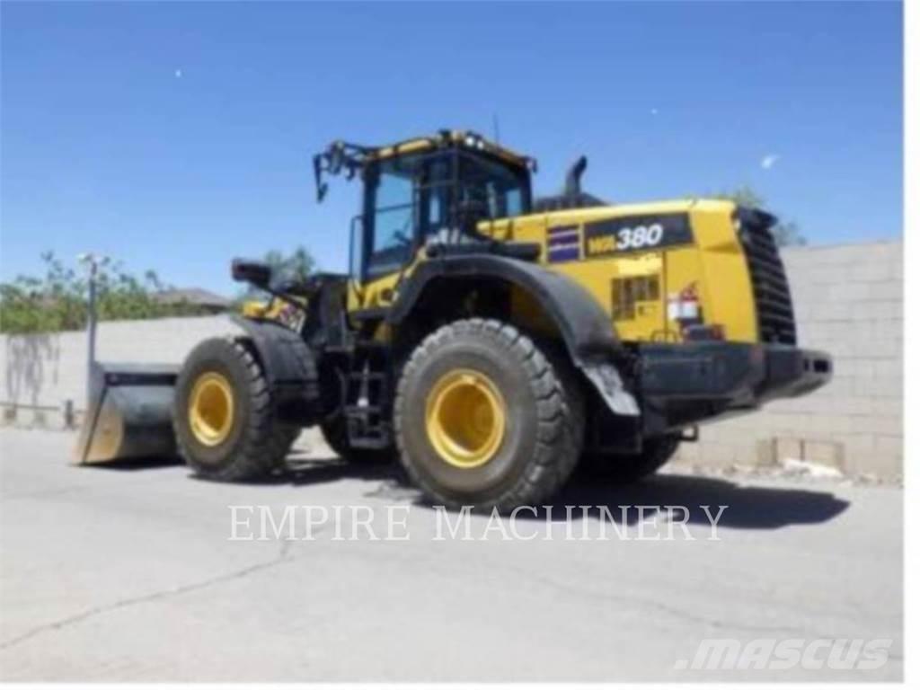 Komatsu WA380 Колесни товарачи