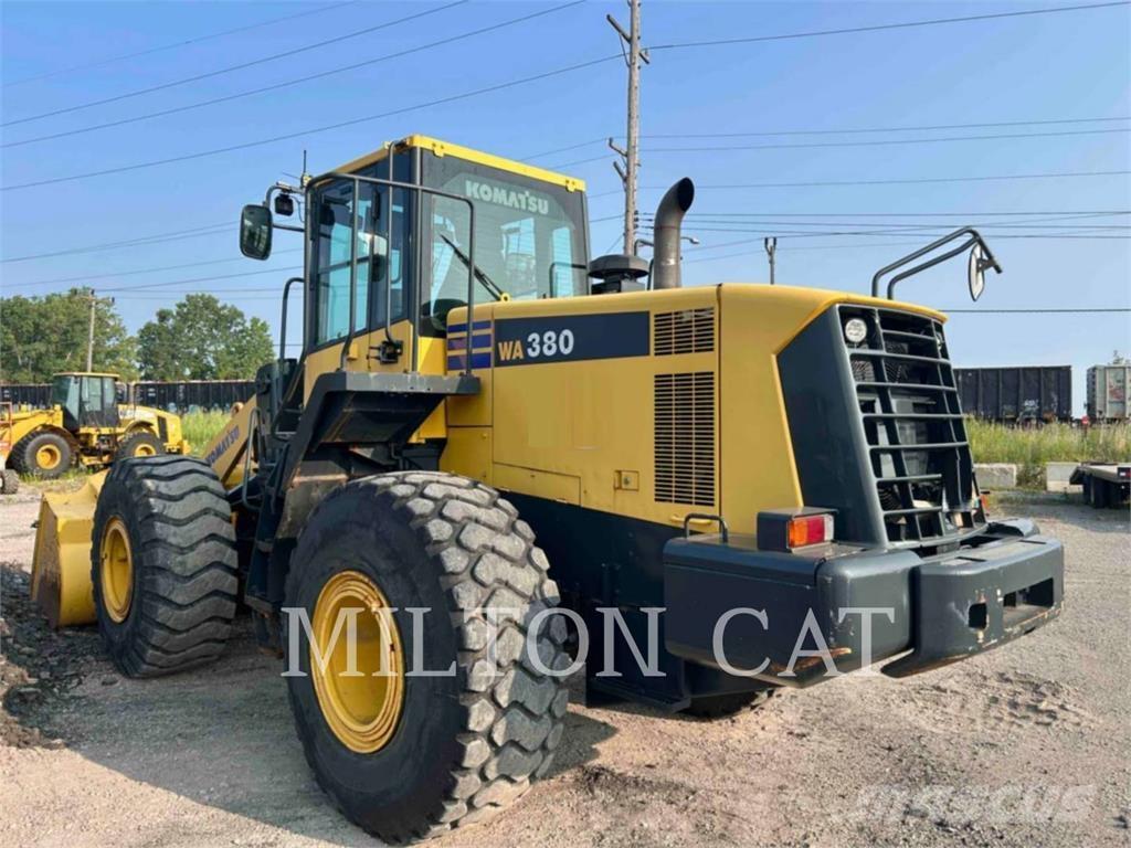 Komatsu WA380 Колесни товарачи
