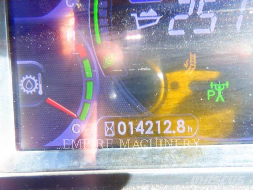 Komatsu WA900-8 Колесни товарачи