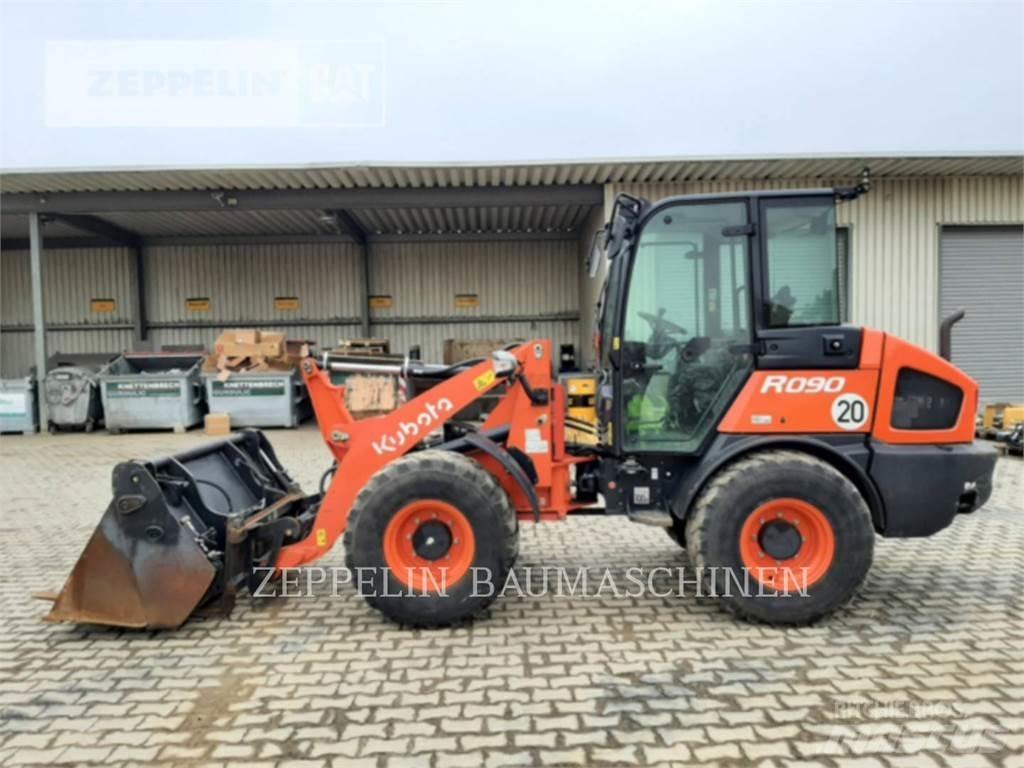 Kubota R090 Колесни товарачи