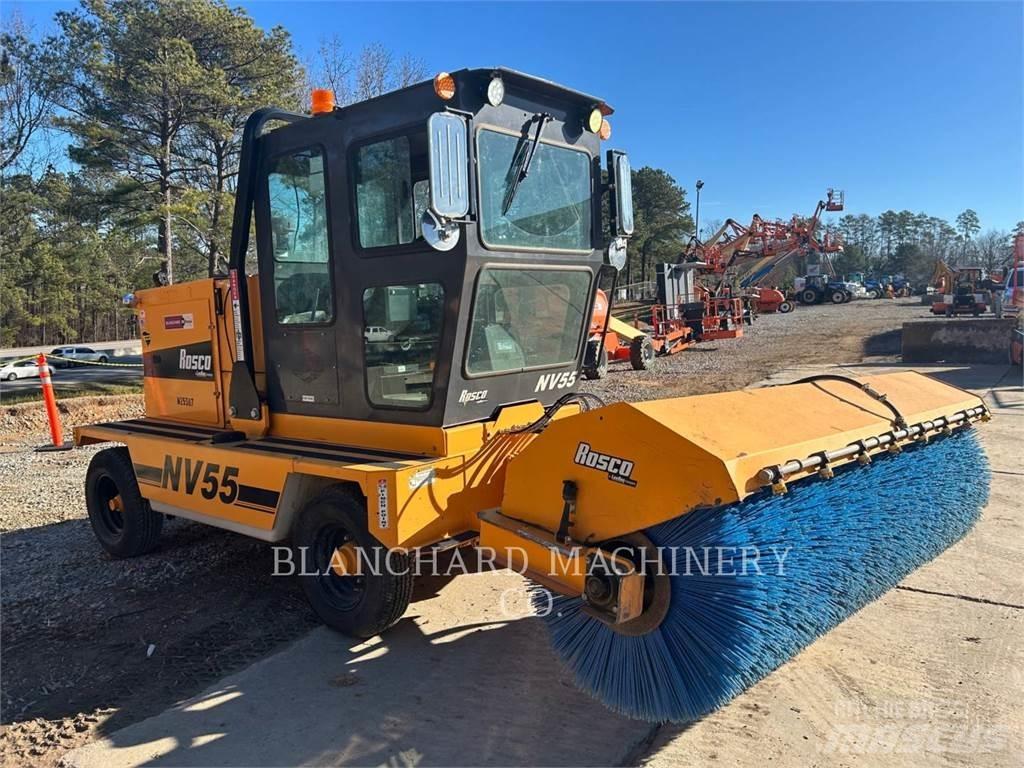 LeeBoy NV55 BROOM Автоматични метачки с четки