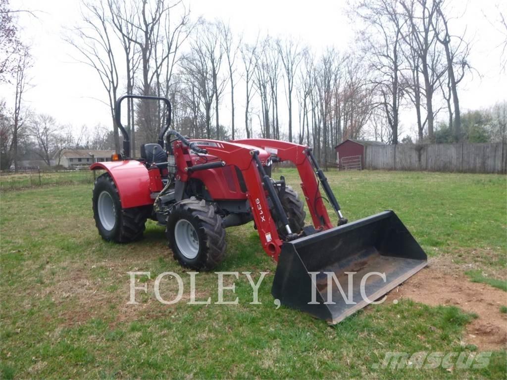 Massey Ferguson 4610 Товарач със заден ексватор