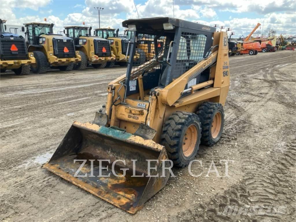 New Holland 1840 Мини товарачи
