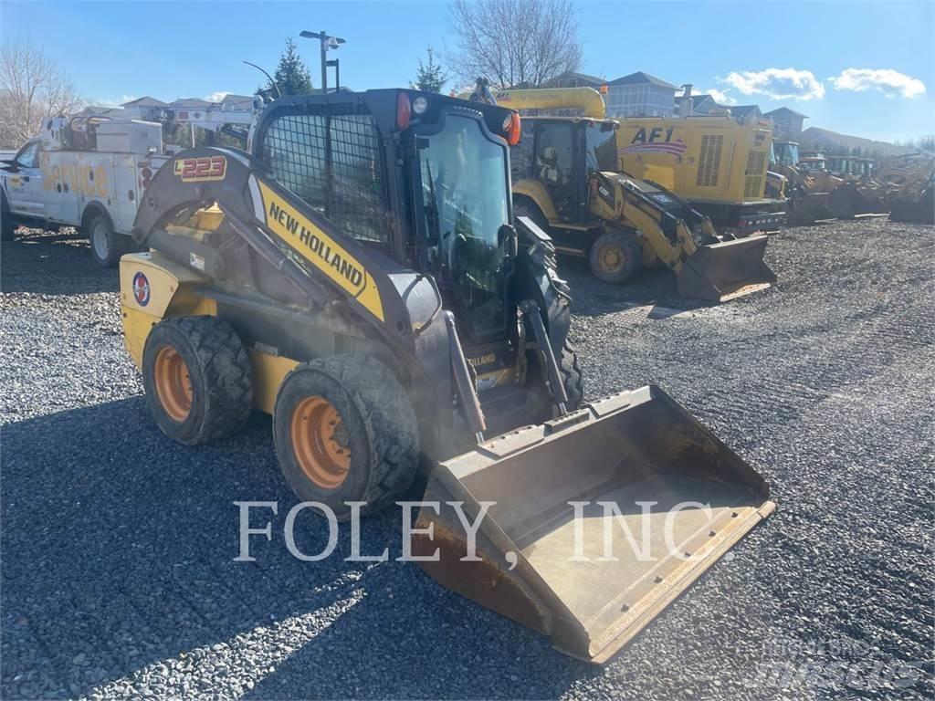 New Holland L223 Мини товарачи
