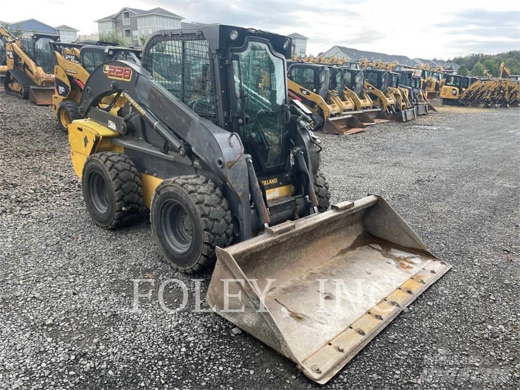 New Holland L228 Мини товарачи
