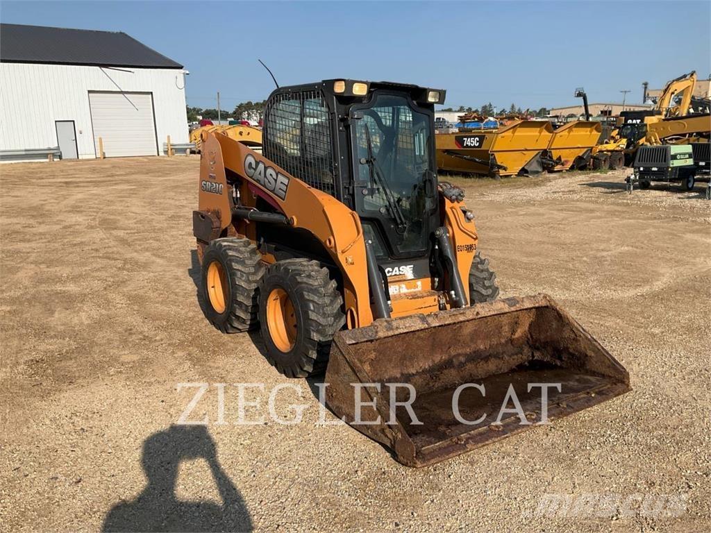 New Holland SR210 Мини товарачи
