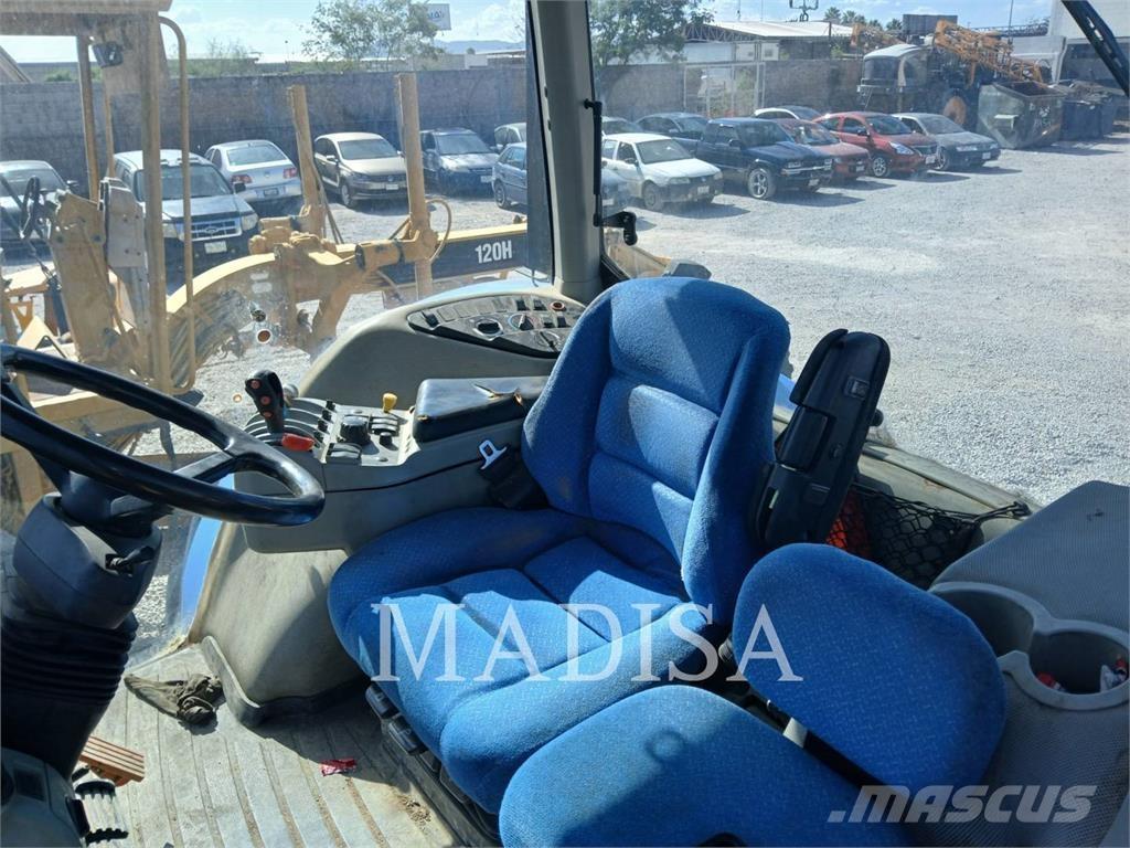 New Holland T8030 Трактори