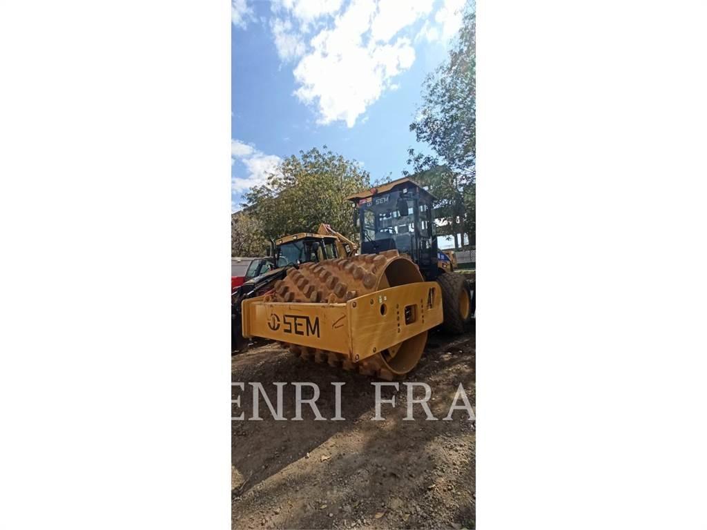 SEM MACHINERY 510 Уплътнители за почва
