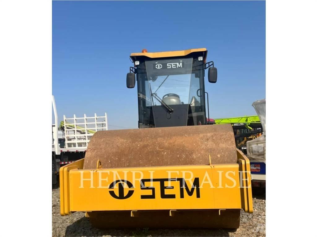 SEM MACHINERY 510 Уплътнители за почва
