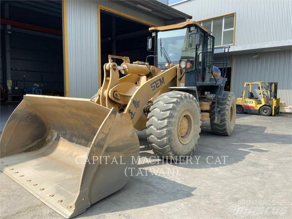 SEM MACHINERY 669 C Колесни товарачи