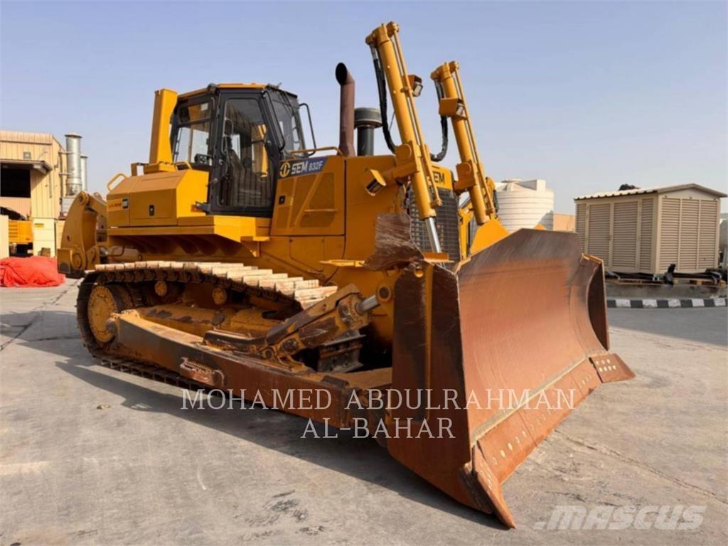 SEM MACHINERY SEM 832F Верижни булдозери
