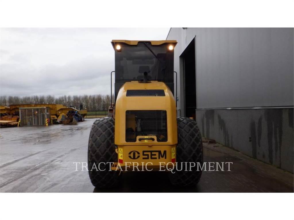 SEM MACHINERY SEM512 Уплътнители за почва
