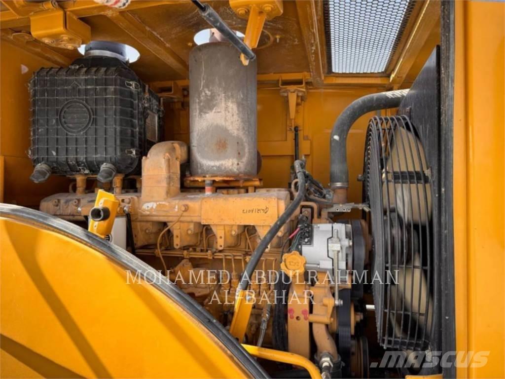 SEM MACHINERY SEM660D Колесни товарачи