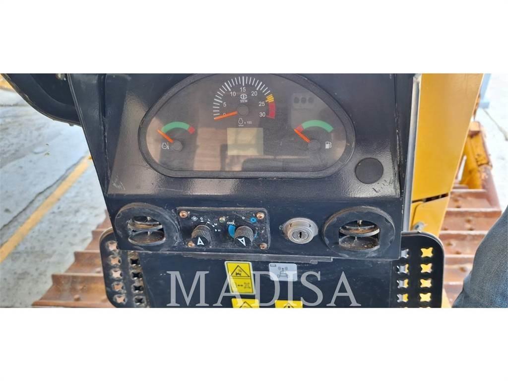 SEM MACHINERY SEM822D Верижни булдозери
