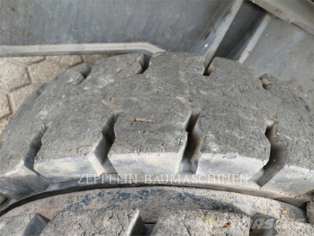 Sennebogen 818 Багери за разрушаване
