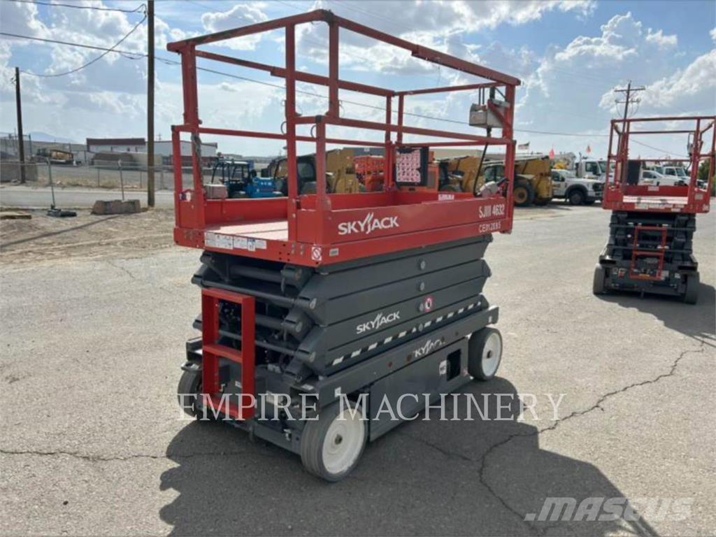 Skyjack 4632 Articulated boom lifts