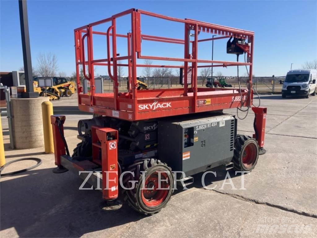 Skyjack SJ6826RT Ножични работни платформи