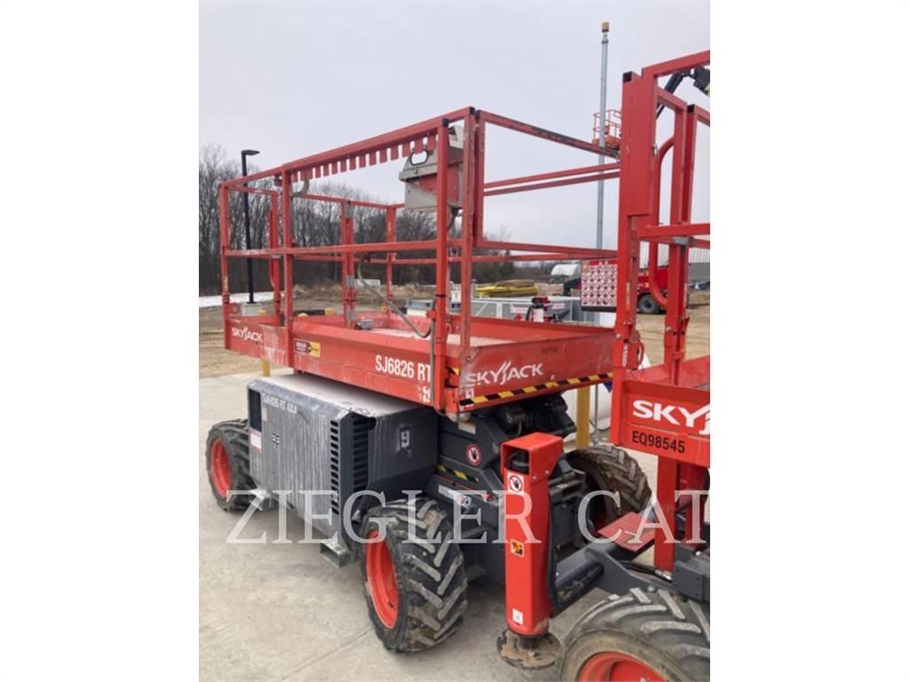Skyjack SJ6826RT Ножични работни платформи
