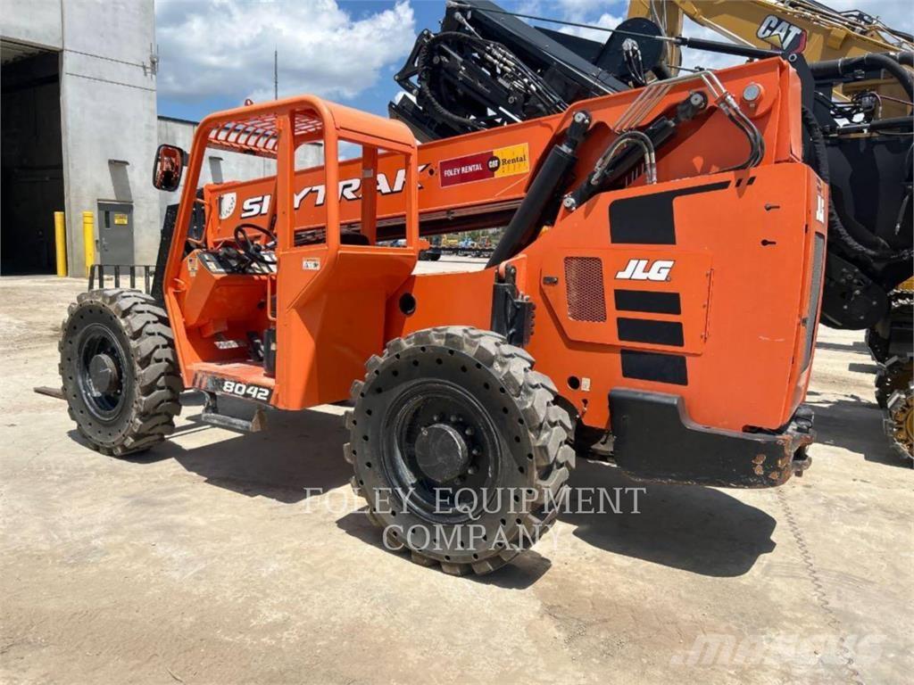 SkyTrak 8042O Телескопични товарачи