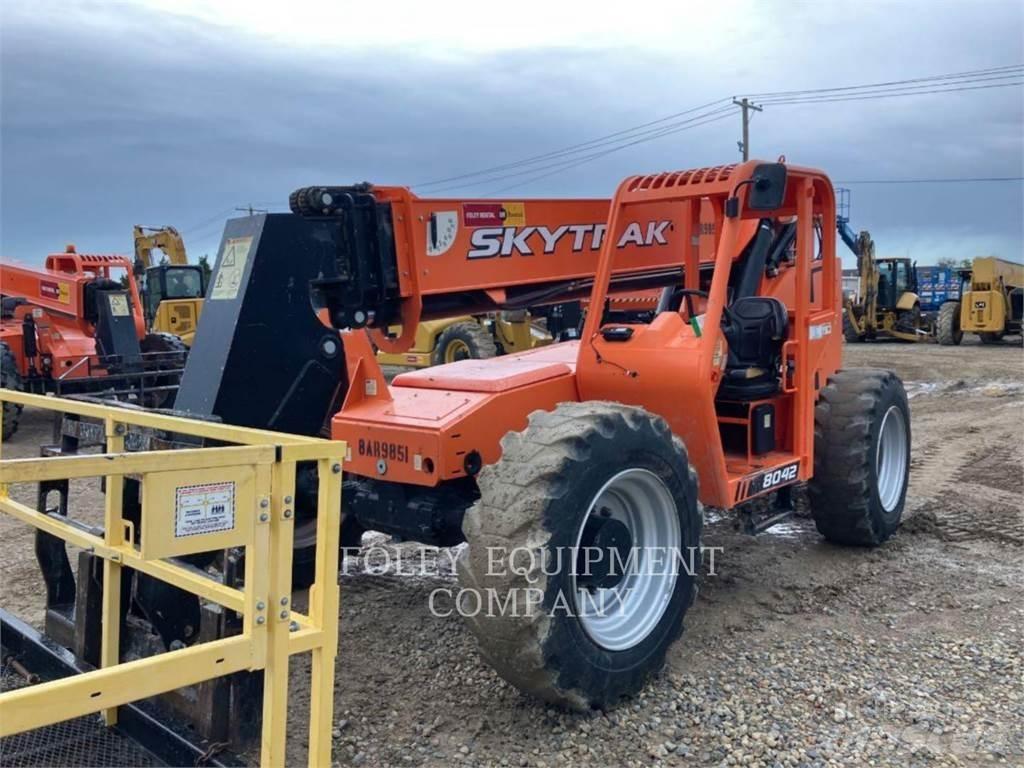 SkyTrak 8042O Телескопични товарачи