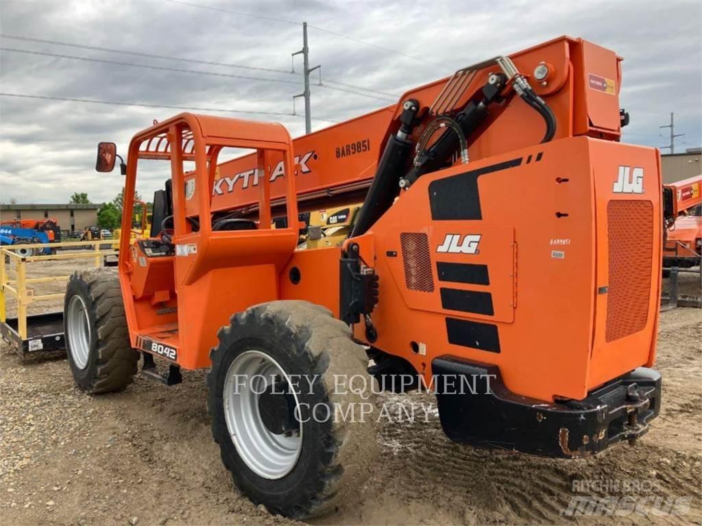 SkyTrak 8042O Телескопични товарачи