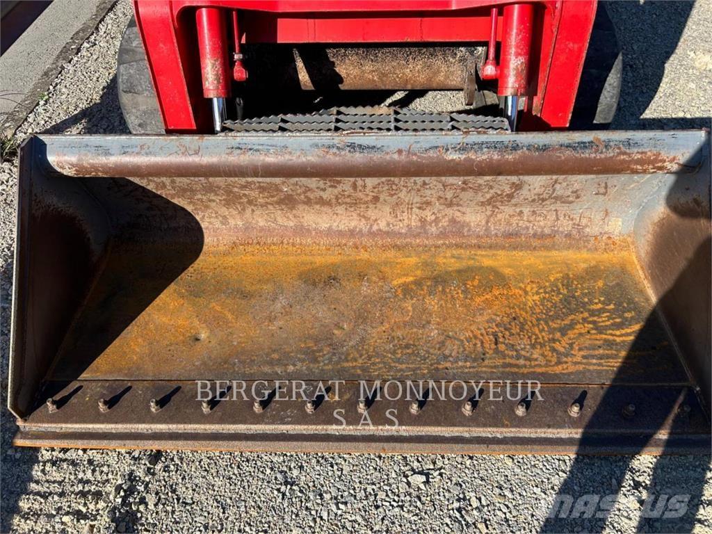 Takeuchi TL12 Верижен товарач