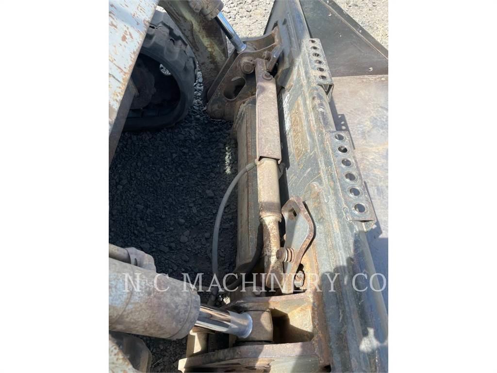 Takeuchi TL230 Мини товарачи
