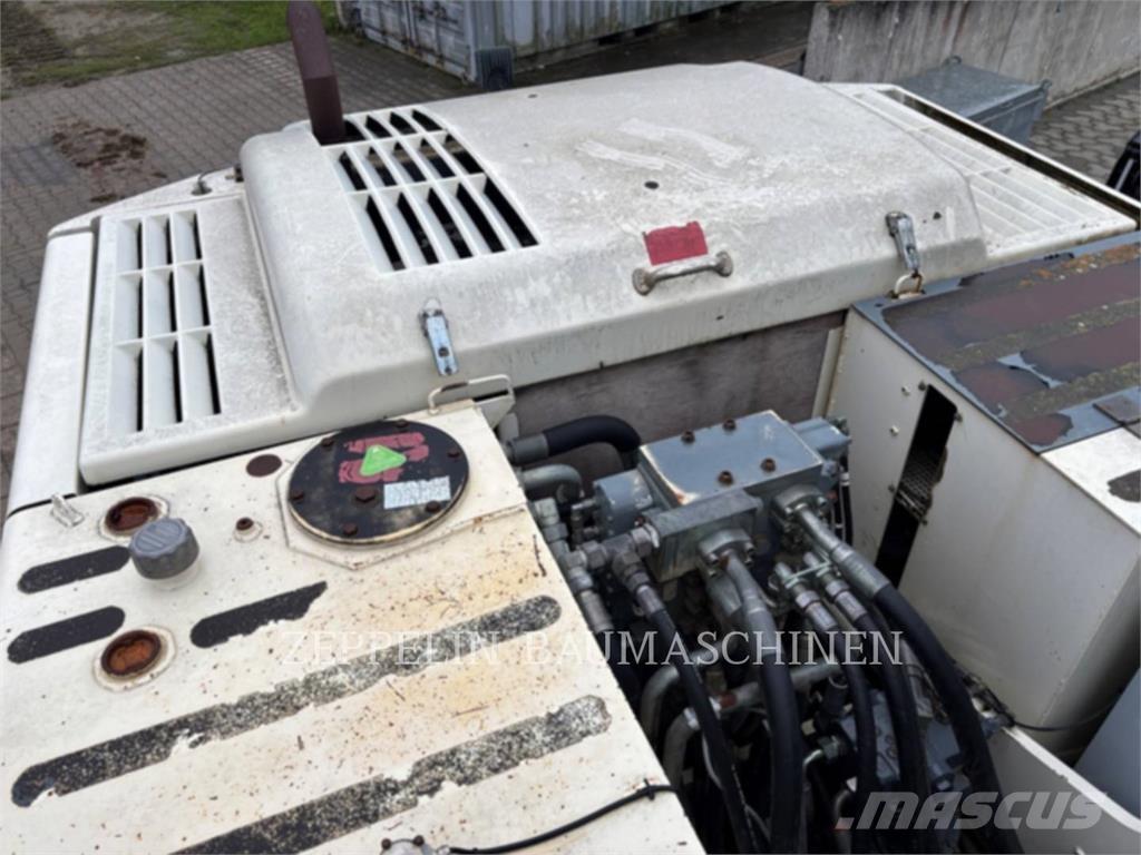 Terex TC225LC Верижен екскаватор