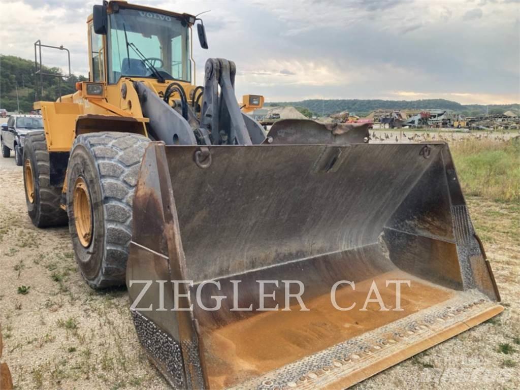 Volvo L220E Колесни товарачи
