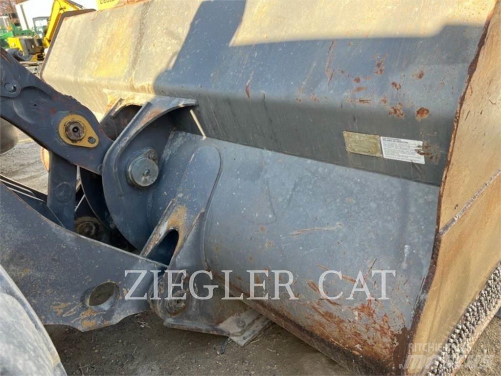 Volvo L220E Колесни товарачи