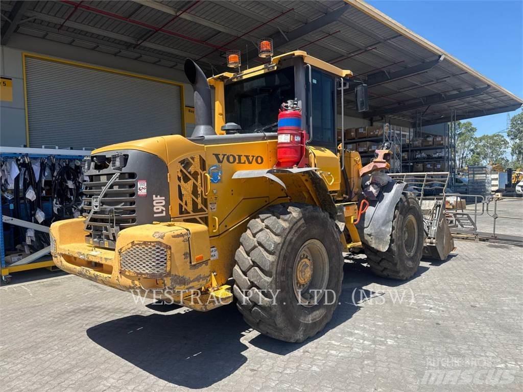 Volvo L90F Колесни товарачи