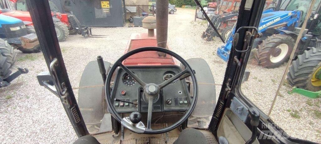 Case IH 1255 XL Трактори