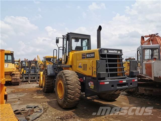 Komatsu WA 380 Колесни товарачи