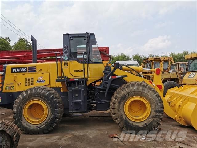 Komatsu WA 380 Колесни товарачи