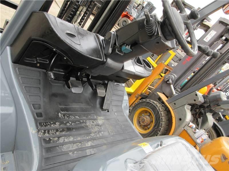 Toyota FD 30 Дизелови камиони