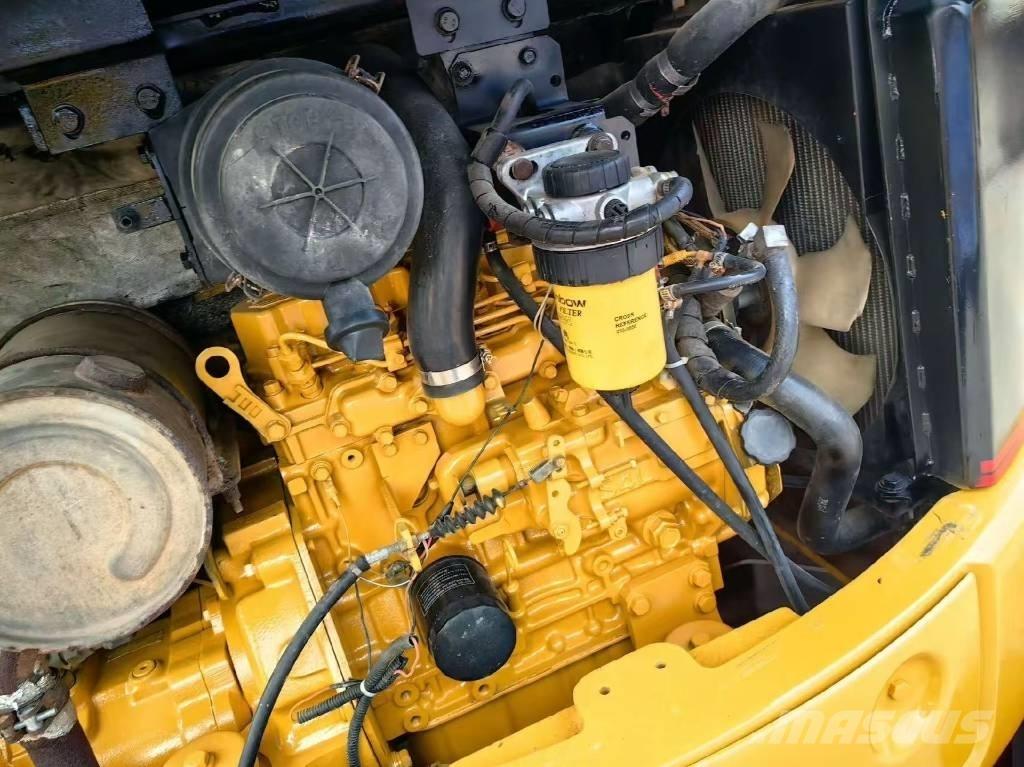 CAT 304 Мини екскаватори < 7 т