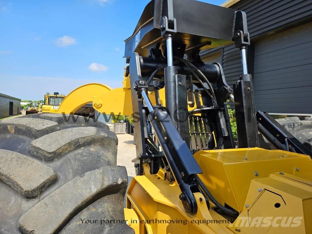 CAT 545 C Скидери
