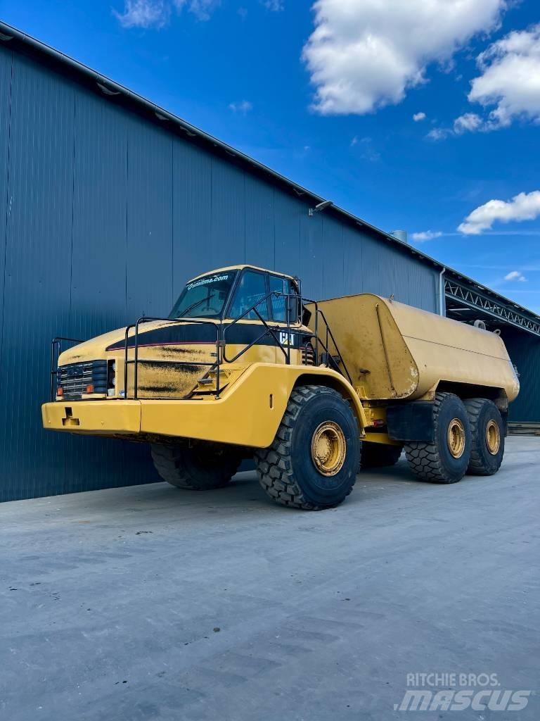 CAT 740 Water Truck Цистерни за вода
