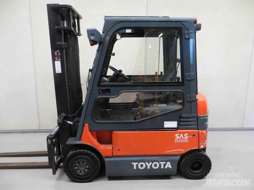 Toyota 7FBMF20 Електрически вилични кари-повдигачи