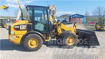 CAT 906 Колесни товарачи