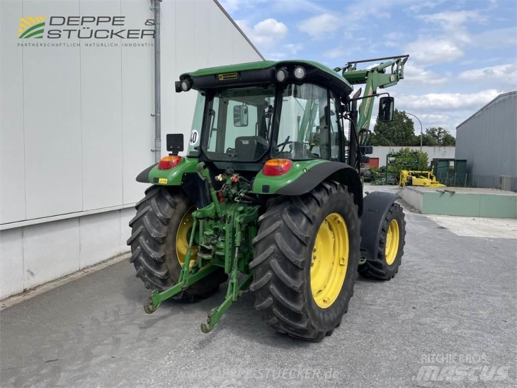 John Deere 5820 Трактори