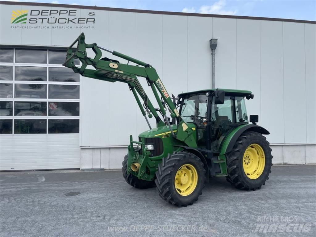 John Deere 5820 Трактори